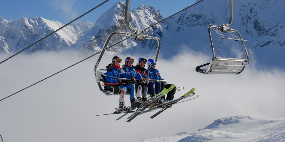 Najlepsze miejsca na zimowe sporty w okolicach Bukowiny Tatrzańskiej oraz Białki Tatrzańskiej - Przewodnik po stokach narciarskich, trasach biegowych i innych atrakcjach zimowych